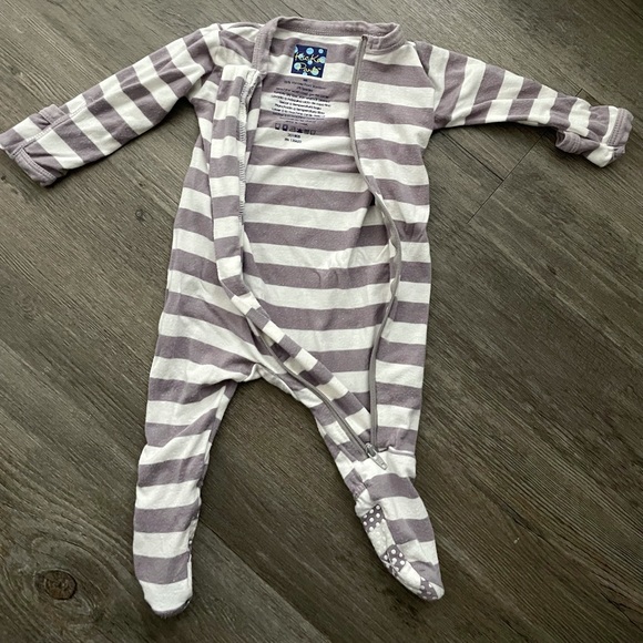 Kickee Pants Other - Kickee Pants feather contrast stripe Footie